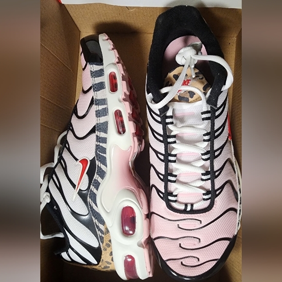 Nike women's air max plus Animal Instinct - Picture 3 of 4